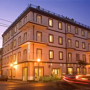Ξενοδοχείο Card International ****